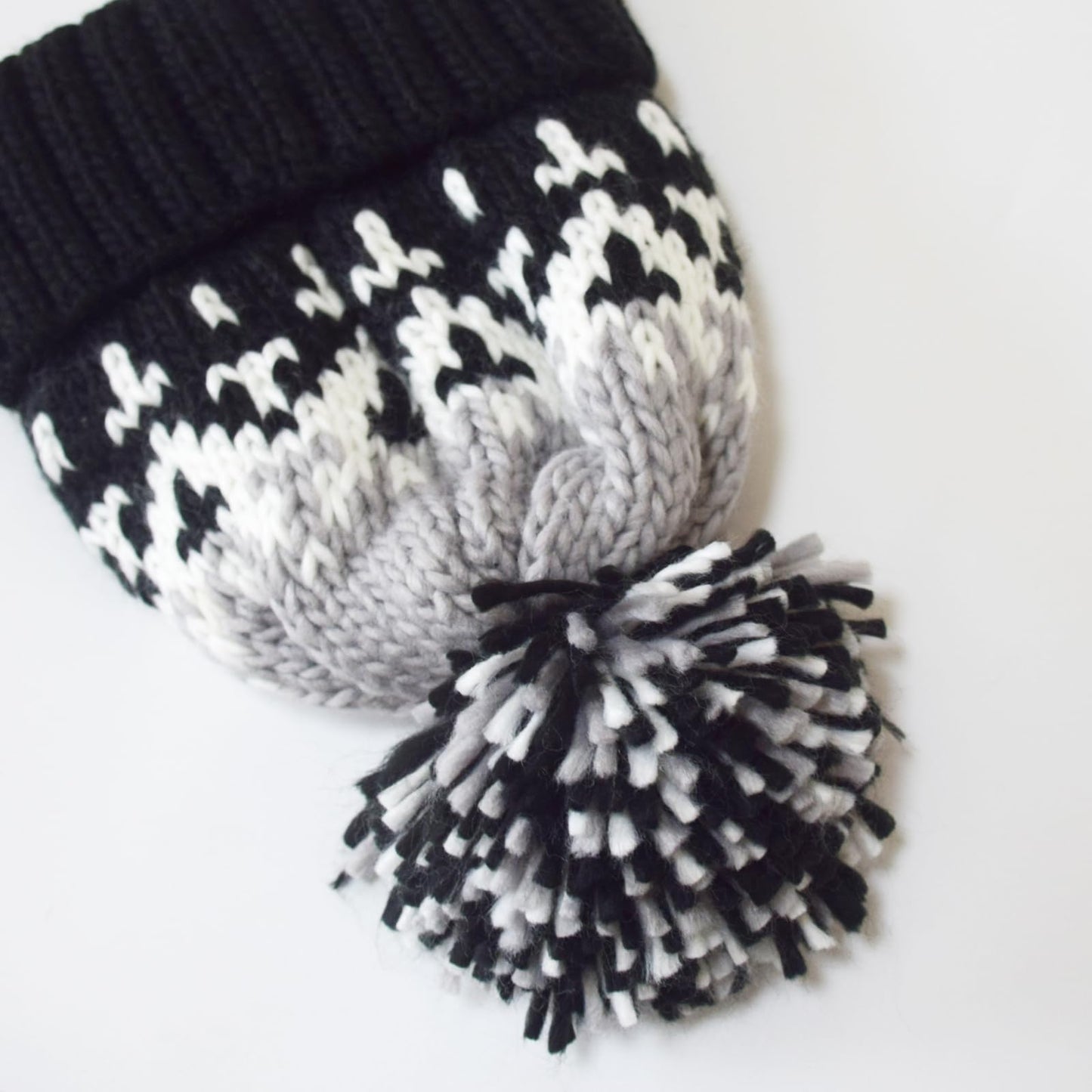 AICHUAN Winter Knit Beanie Hat with Pom Pom Vintage Woolen Warm Hat for Women Soft Stretch Ski Cap Black