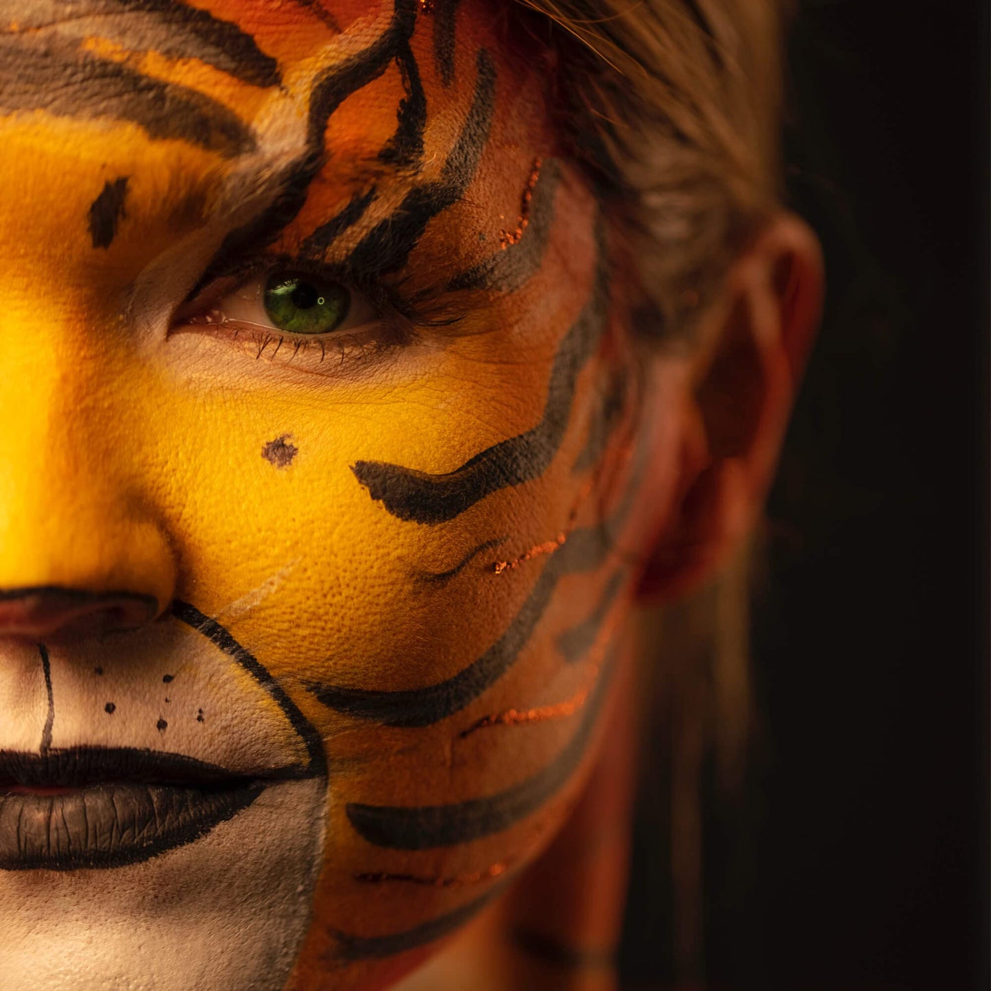 CCbeauty Yellow Face Paint Stick,Face Painting Kit,Non Toxic SFX Makeup For Simpsons Animal Halloween Costume Cosplay,Professional FX Body Paint,Full Coverage Painting Foundation With Makeup Sponge