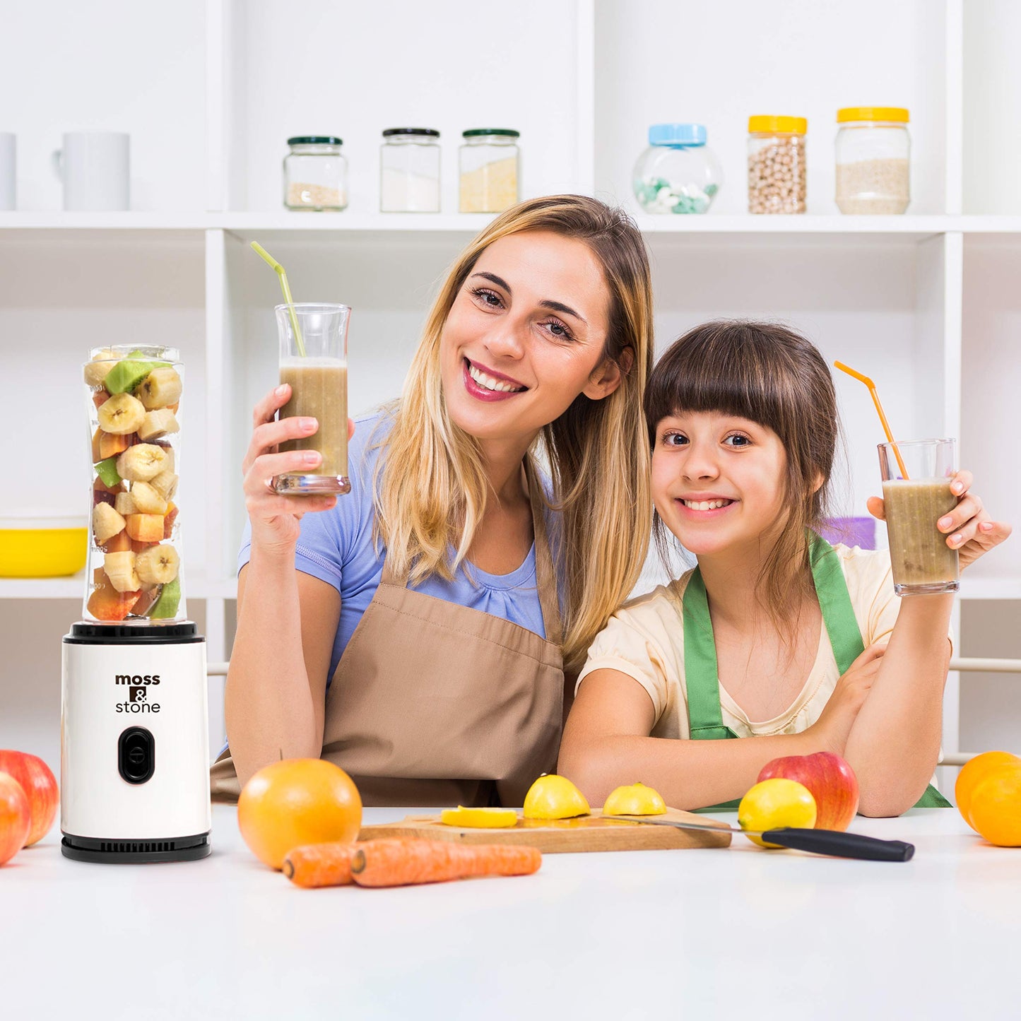 Moss & Stone Personal Blender Single Serve Shake & Smoothies Maker with Portable Travel Sport Bottle - Mini Juicer, White & Black Single Serve Blender for Smoothies and Shakes - Bottle 20 oz