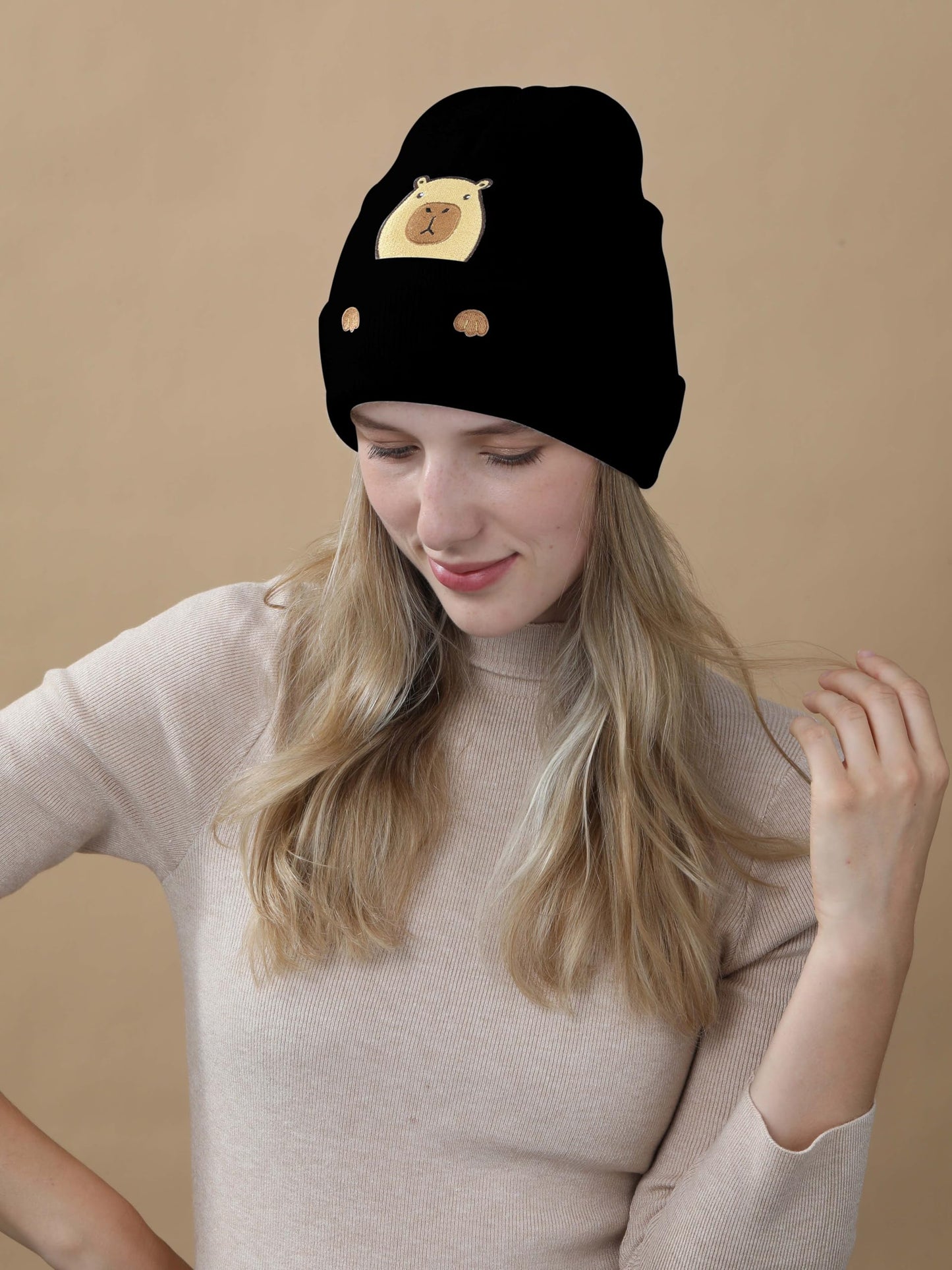 Bavace Capybara Beanie Hat Gifts for Women Men Funny Capybara Lover Christmas Birthday Decoration Animal Knit Hat Gifts for Capybara Lovers Stuff White
