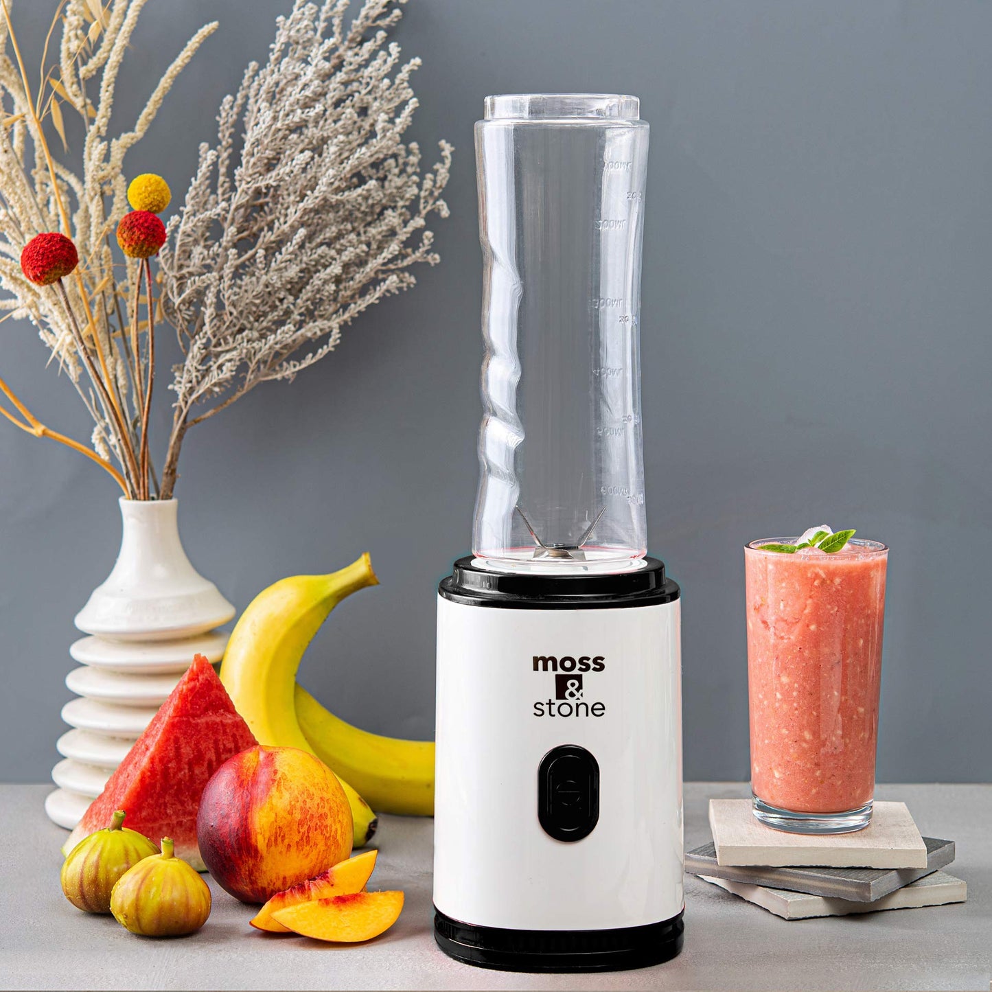 Moss & Stone Personal Blender Single Serve Shake & Smoothies Maker with Portable Travel Sport Bottle - Mini Juicer, White & Black Single Serve Blender for Smoothies and Shakes - Bottle 20 oz