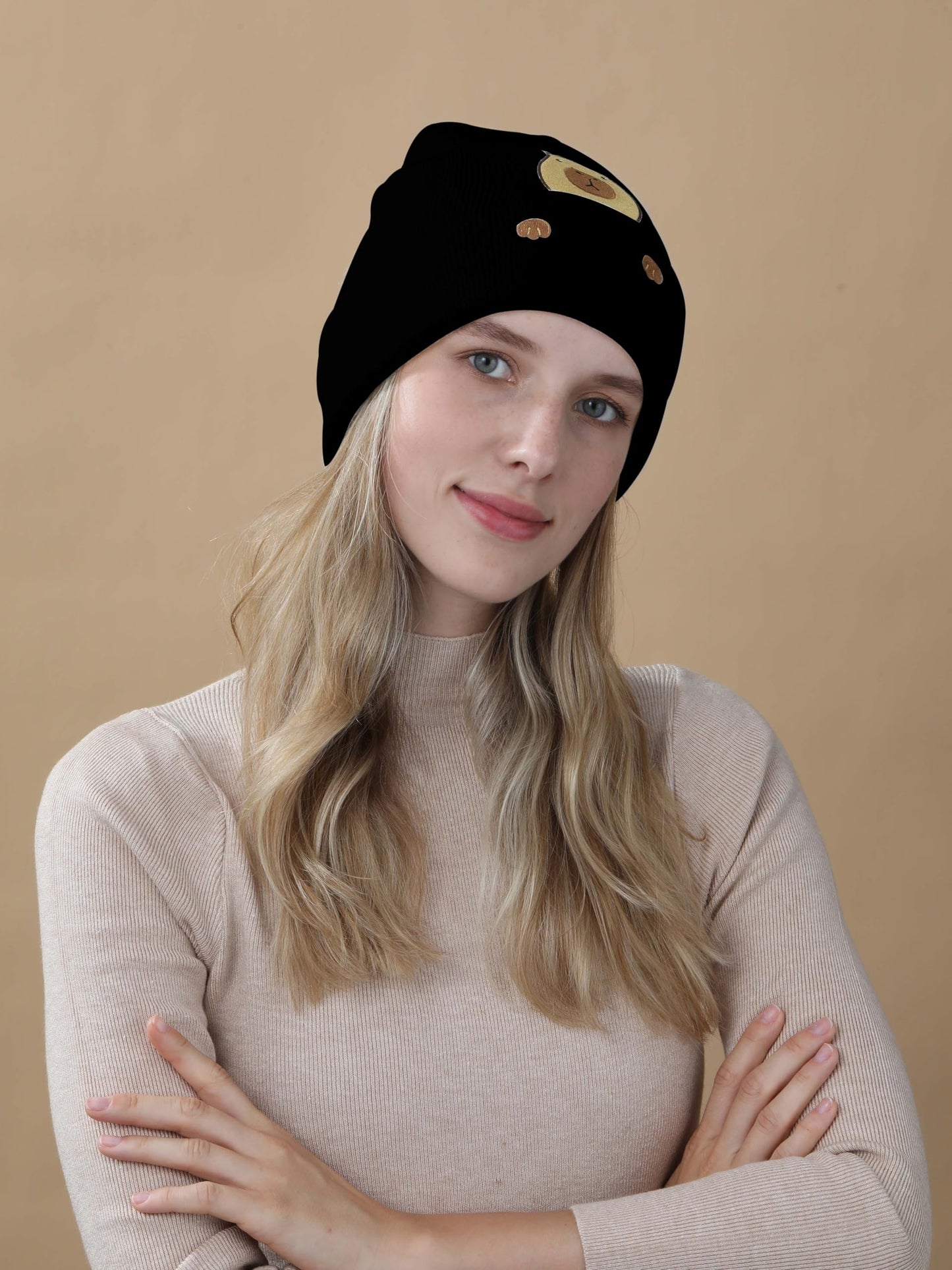 Bavace Capybara Beanie Hat Gifts for Women Men Funny Capybara Lover Christmas Birthday Decoration Animal Knit Hat Gifts for Capybara Lovers Stuff White
