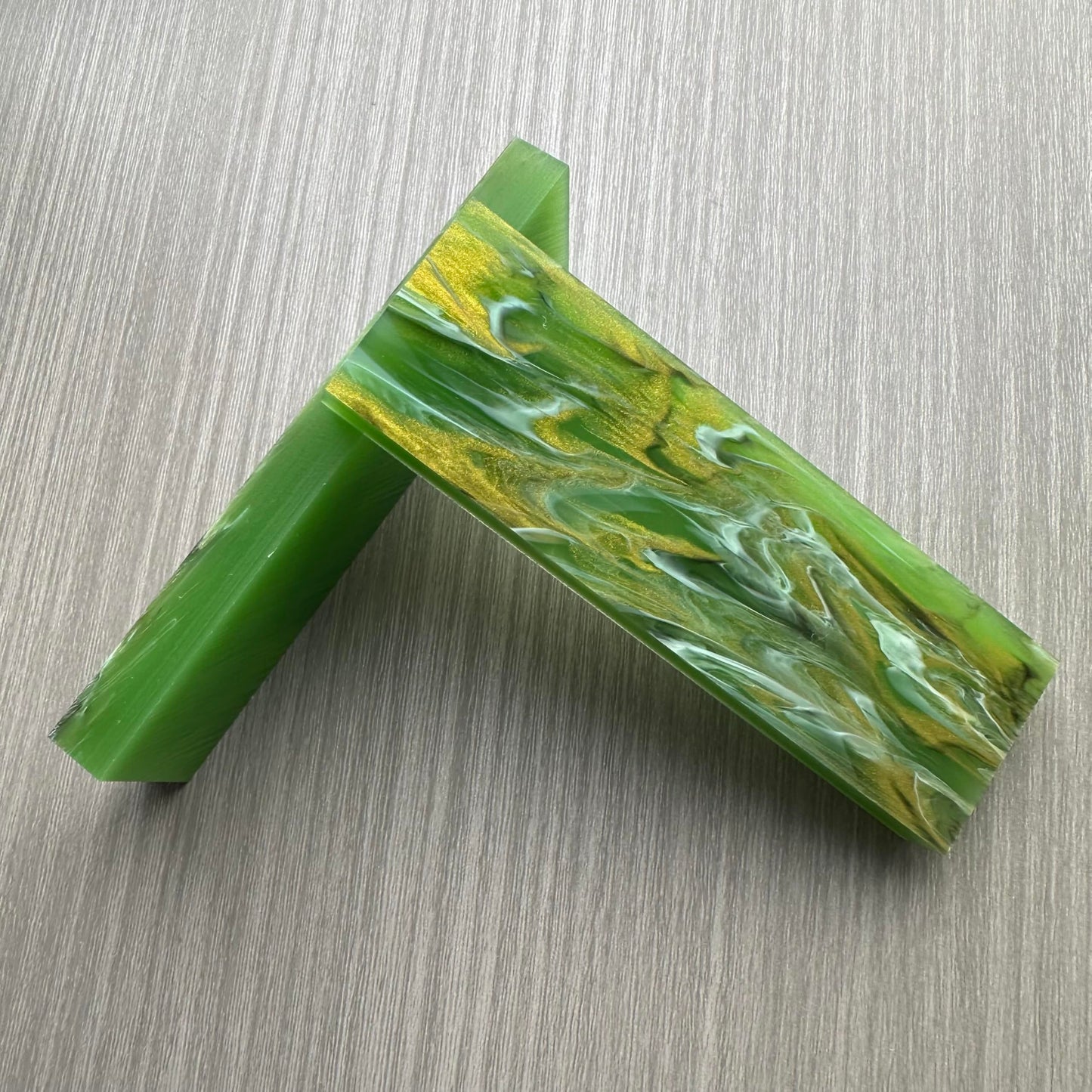 Uotowell Pre-Cut Epoxy Resin Scales Blanks for Decorative Inlays in Guitar Bodies, Necks, Engraved Knife Handle and Gun Grips - Seaweed Green