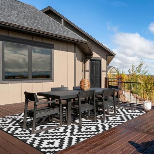 Outdoor Patio Plastic Straw Rug - 4'x6' Outdoor Camping Rug Waterproof Reversible, Area Carpet Patios Clearance RV, Outside Porch Balcony Deck for Camper, Black & White