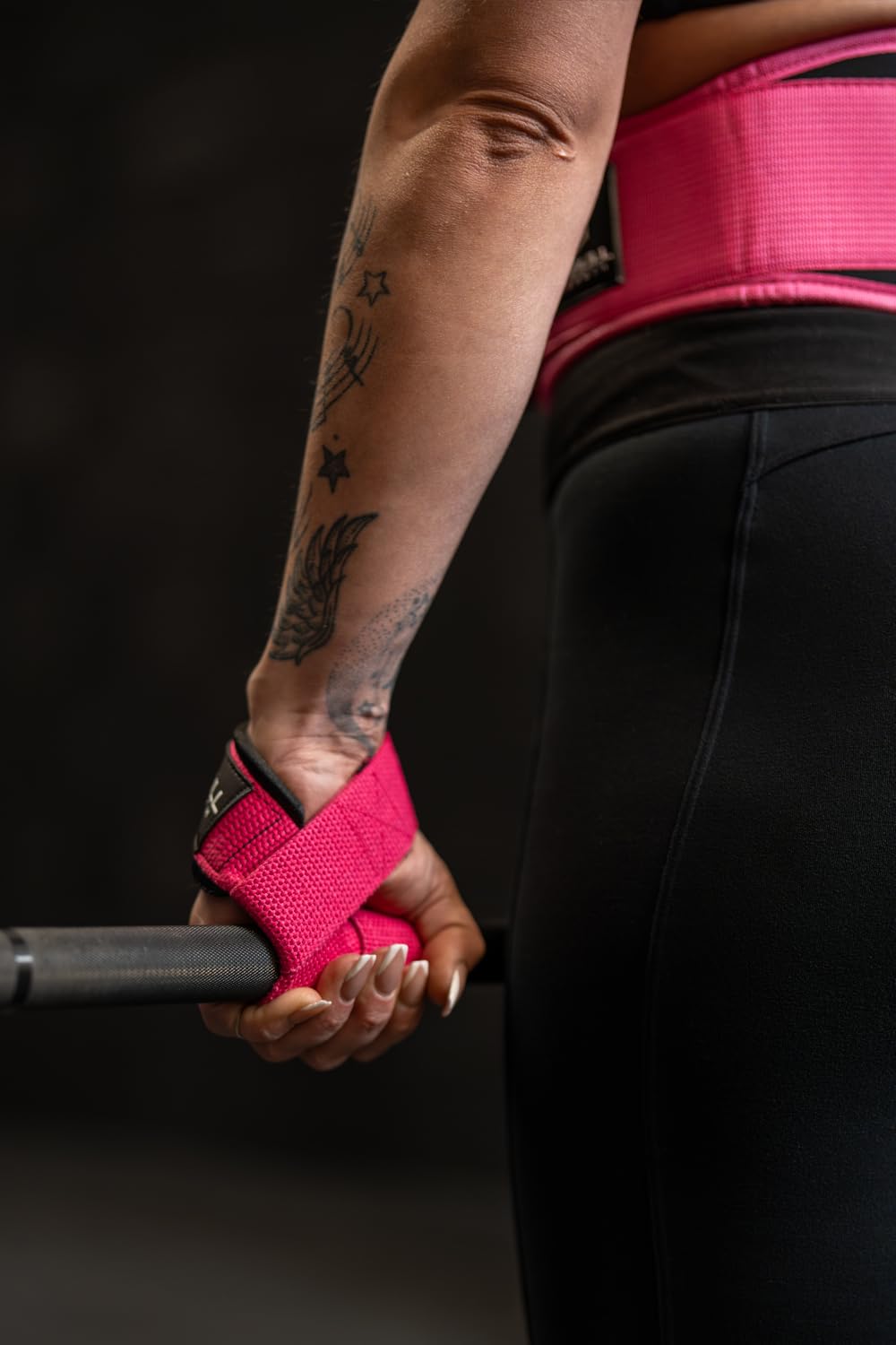 Lifting Straps (1 Pair) - Padded Wrist Support Wraps - for Powerlifting, Bodybuilding, Gym Workout, Strength Training, Deadlifts & Fitness Workout (Neon Pink)