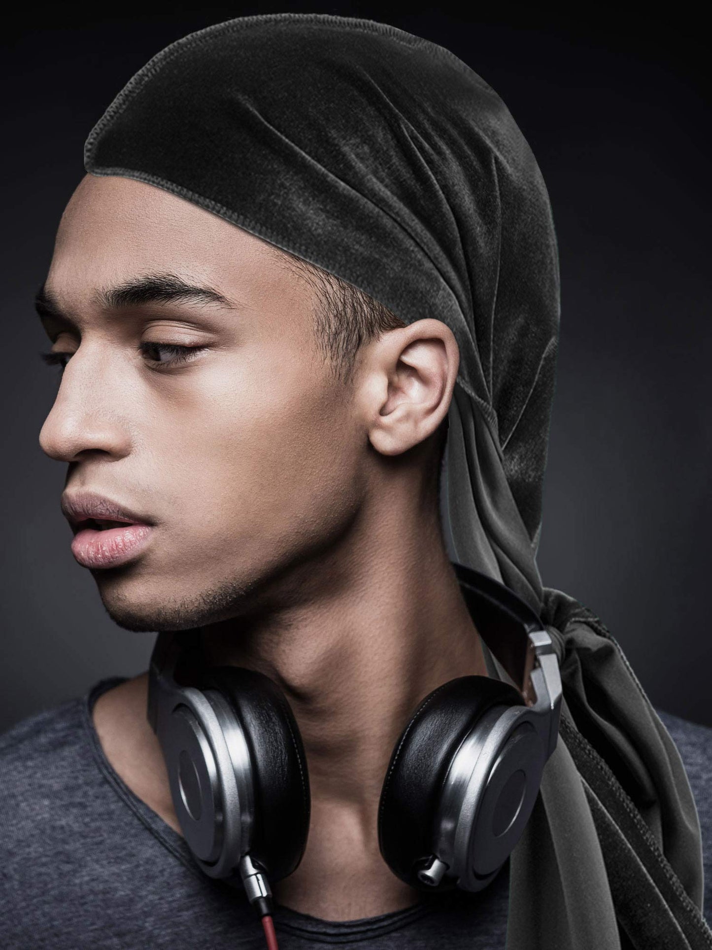 4 Pieces Men's Velvet Durag with Long Tail Soft Durag Headwraps for 360 Waves (Royal Blue, Red, Gold, Black)