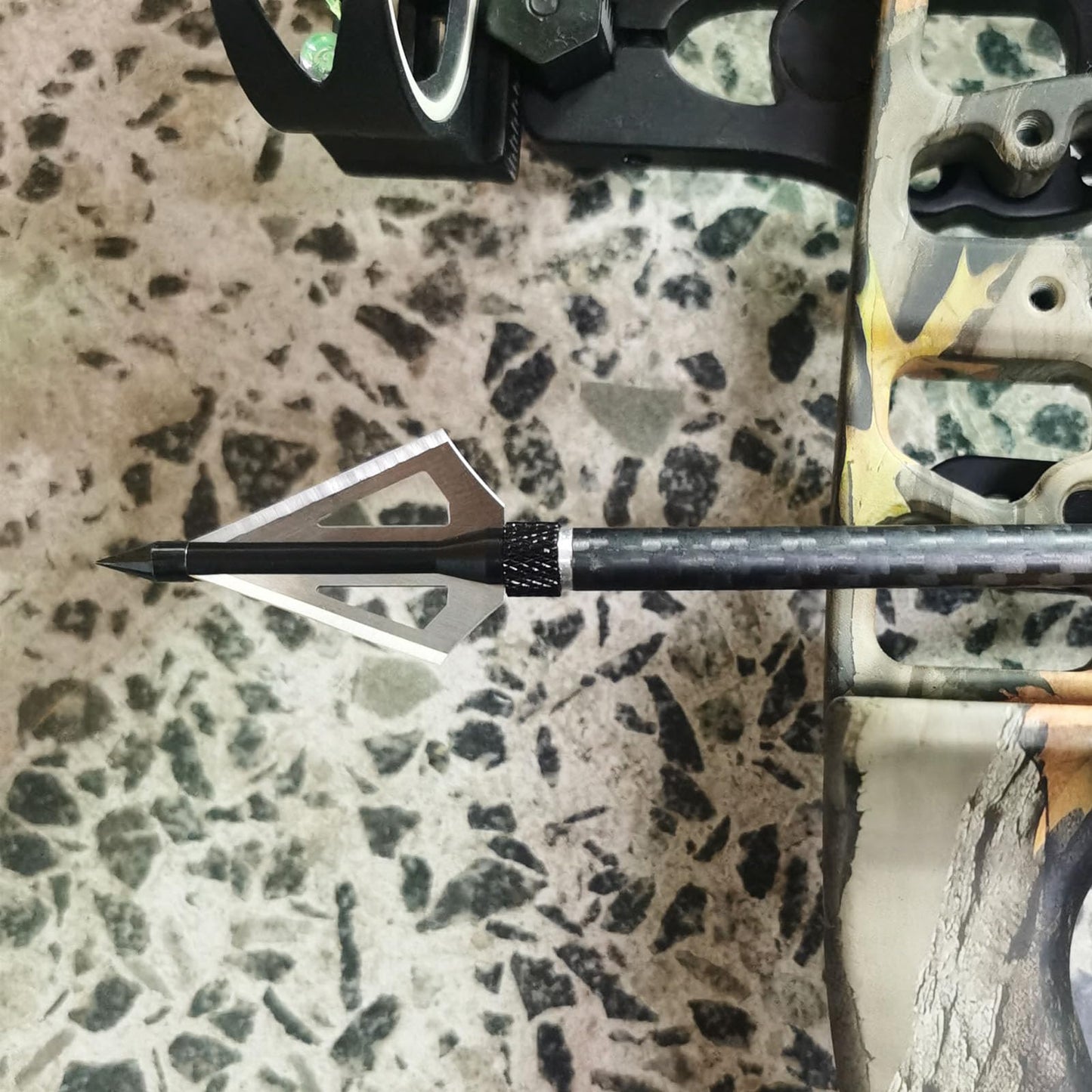 Flying Swifts Hunting Broadheads 3 Blades Archery Broadheads 100Grain 12PK Screw-in Arrow Heads Arrow Tips Compatible with Traditional Bows and Compound Bow Archery Hunting