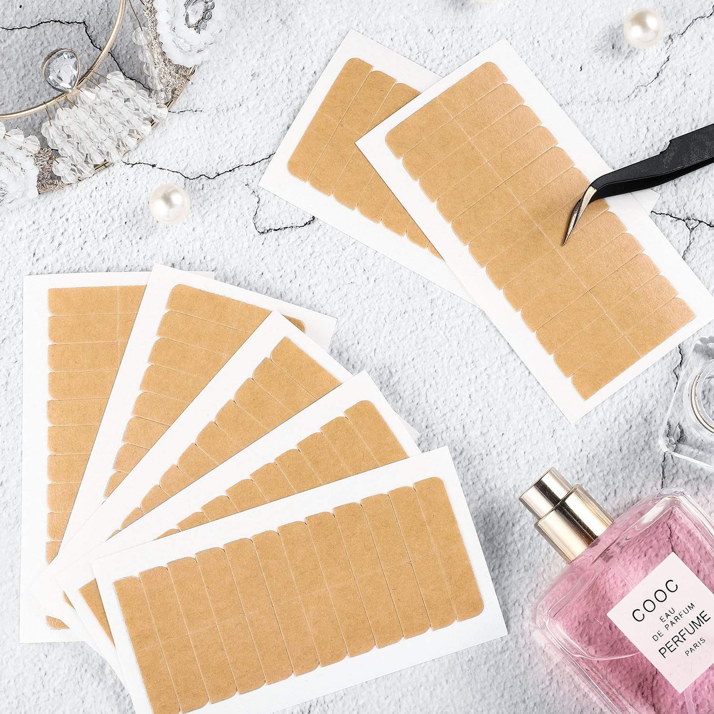 Blulu 360 Pcs Hair Extension Tape Tabs Bulk Double Sided Strong Adhesive Hair Tape in Extension Replacement Wig Strip Waterproof Beauty Tool for Hair Lace Wigs Toupee Hairpiece Supply(Nude Color)