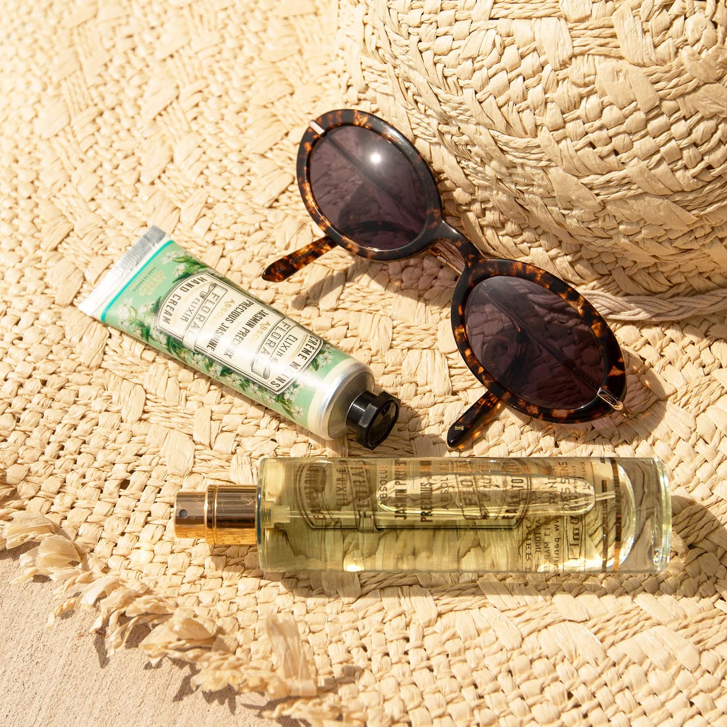 Panier des Sens - Small Hand Cream for Dry Cracked Hands - Jasmine Mini Hand Lotion for Dry Skin - With Sweet Almond and Olive Oil - Hand Care 96% Natural Ingredients - Travel Size 1 floz