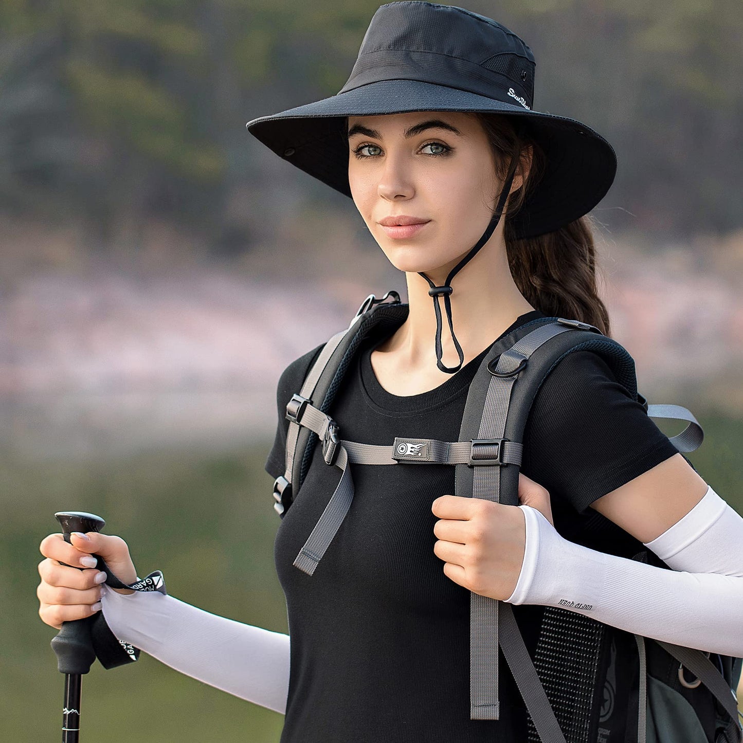 PFFY Ponytail Sun Bucket Hat for Women Wide Brim UPF 50+ Bucket Fishing & Beach Hats Red/Blue