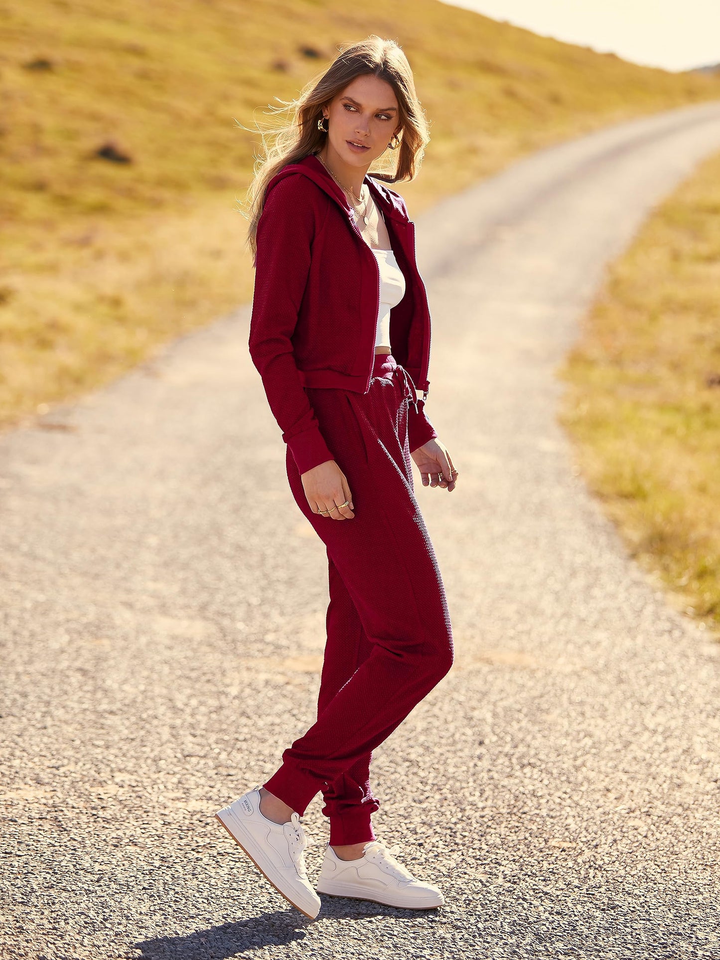 MASCOMODA Jogger Sets for Women 2 Piece Lounge Set 2024 Fall Winter Matching Set Long Sleeve Hooded Zip Tops and Long Pants(Wine Red,Small)
