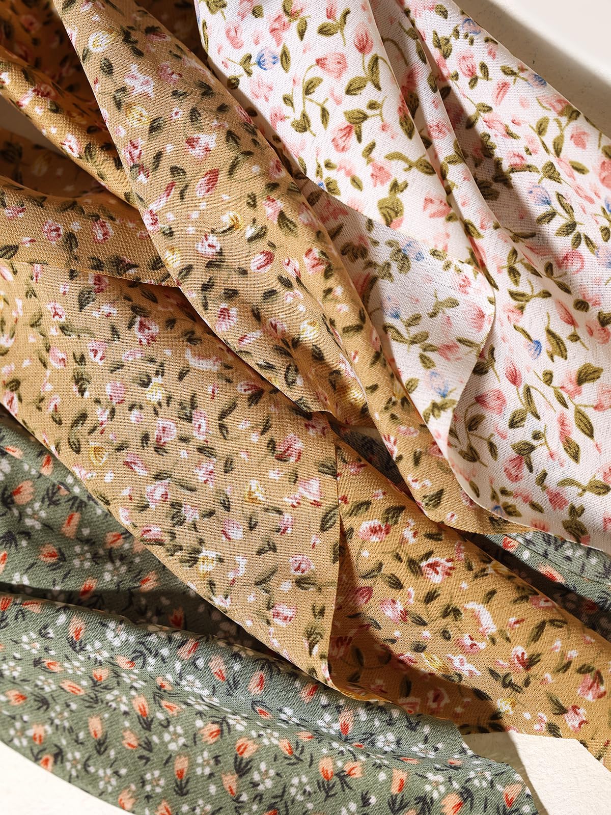 3pcs Women Ribbon Scrunchies Bow Knotted Classic Floral Pattern Hair Ties Vintage Bunny Ear Ponytail Holders Hair Accessories